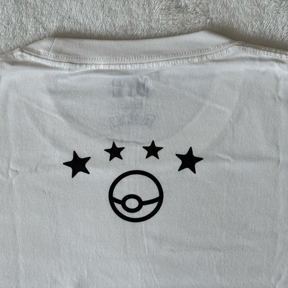 Pokemon x Daniel Arsham x Uniqlo
Pikachu Pocket Tee - Picture 5 of 7